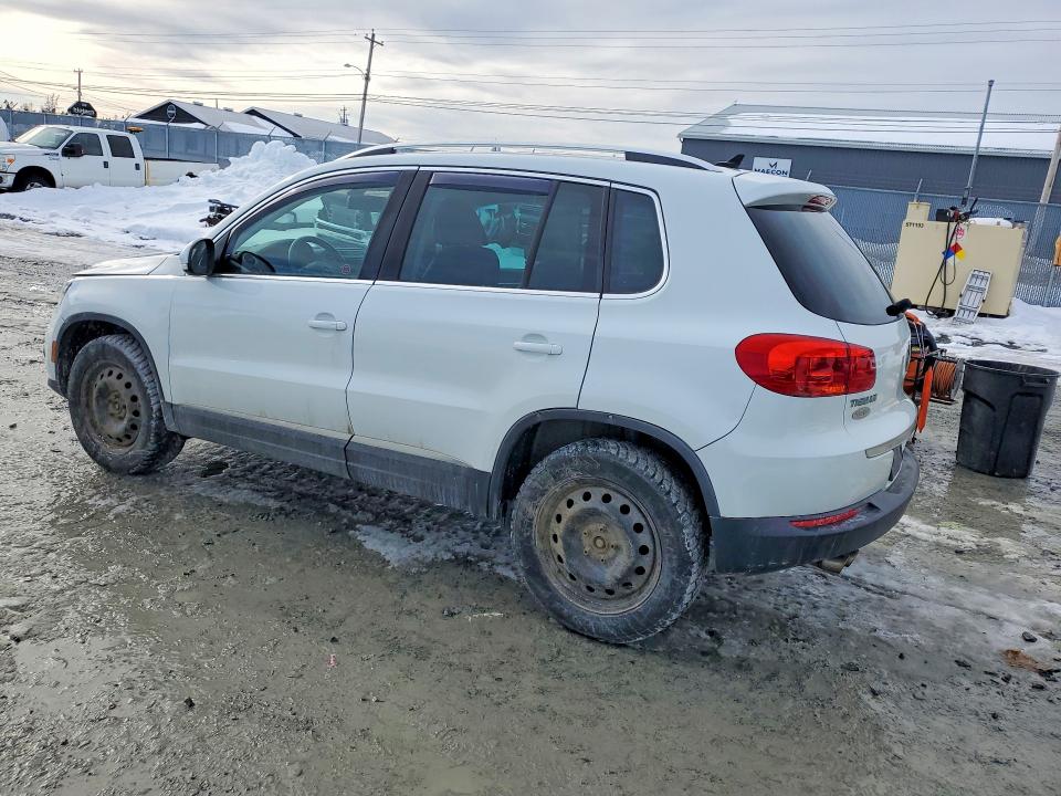 78601365 :رقم المزاد ، WVGMV7AX7HK033838 vin ، 2017 Volkswagen Tiguan مزاد بيع