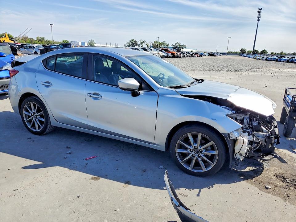 2018 Mazda 3 მანქანა იყიდება აუქციონზე, vin: 3MZBN1V35JM231989, აუქციონის ნომერი: 46267686