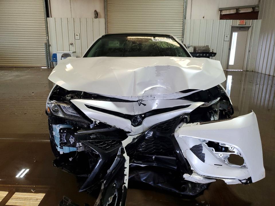 Продажа на аукционе авто 2023 Toyota Camry, vin: 4T1K61AK0PU721219, номер лота: 79560925