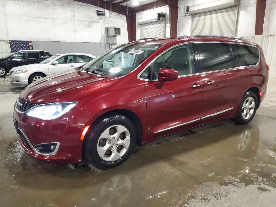 41889696 :رقم المزاد ، 2C4RC1EG8HR839843 vin ، 2017 Chrysler Pacifica مزاد بيع