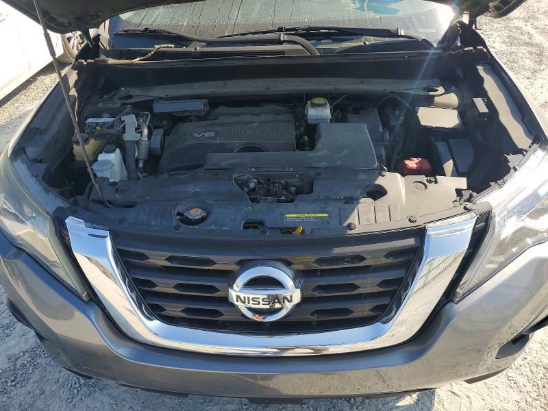 47693856 :رقم المزاد ، 5N1DR2MN5JC615227 vin ، 2018 Nissan Pathfinder مزاد بيع