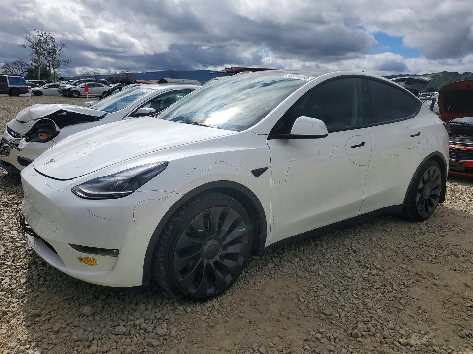 79304305 :رقم المزاد ، 7SAYGDEFXNF411436 vin ، 2022 Tesla Model Y مزاد بيع