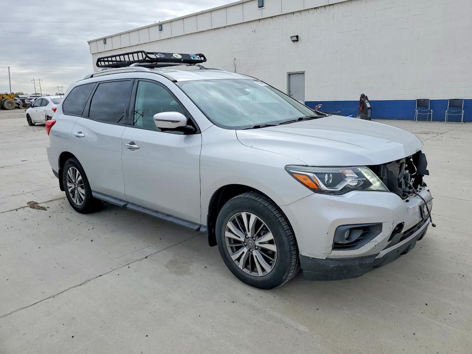 46390916 :رقم المزاد ، 5N1DR2MM0HC642756 vin ، 2017 Nissan Pathfinder مزاد بيع