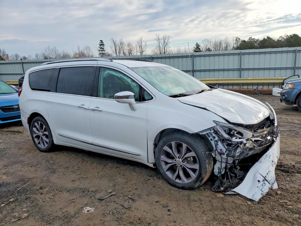 79229985 :رقم المزاد ، 2C4RC1GG8JR226396 vin ، 2018 Chrysler Pacifica مزاد بيع