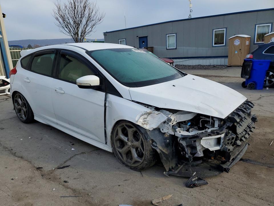 2017 Ford Focus მანქანა იყიდება აუქციონზე, vin: 1FADP3L96HL281259, აუქციონის ნომერი: 46915496