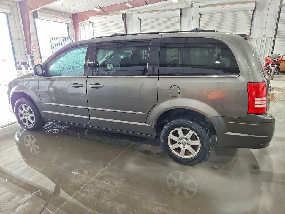 2010 Chrysler Town & Country მანქანა იყიდება აუქციონზე, vin: 2A4RR5DX7AR400480, აუქციონის ნომერი: 41900216