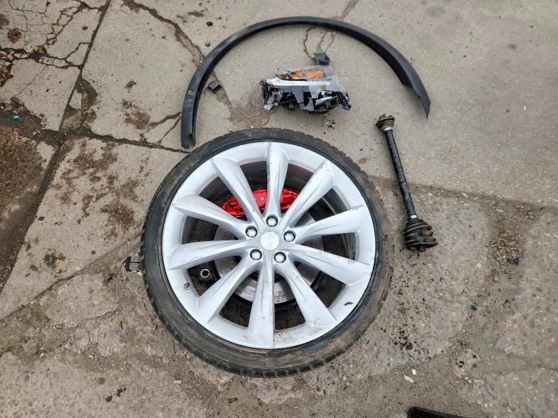 79644345 :رقم المزاد ، 5YJXCBE40HF051766 vin ، 2017 Tesla Model X مزاد بيع