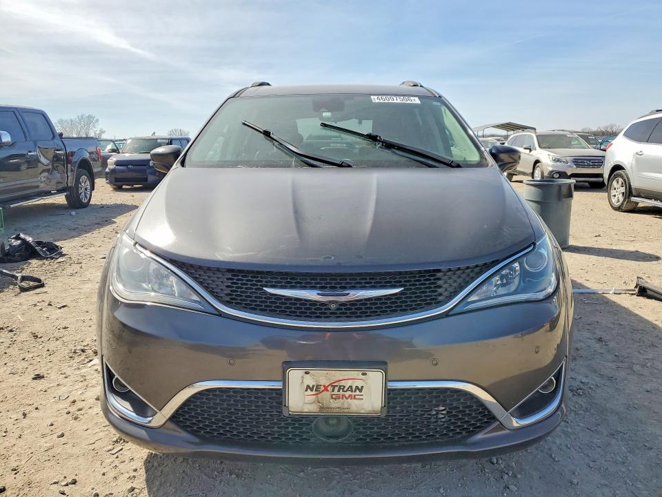 46097506 :رقم المزاد ، 2C4RC1BG1JR101618 vin ، 2018 Chrysler Pacifica مزاد بيع