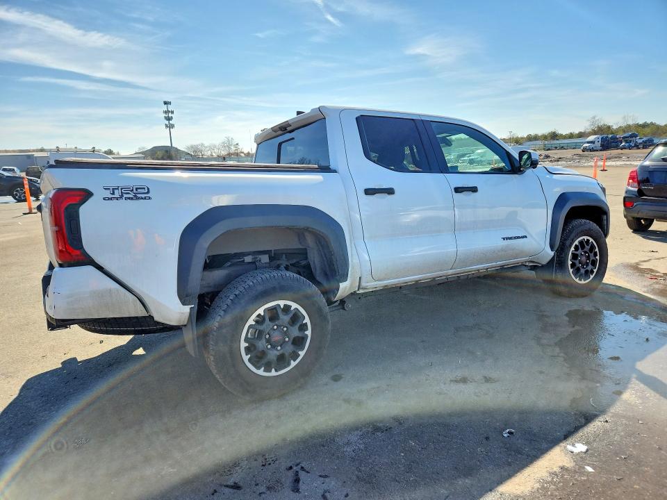 2024 Toyota Tacoma მანქანა იყიდება აუქციონზე, vin: 3TMLB5JN4RM064230, აუქციონის ნომერი: 41811796