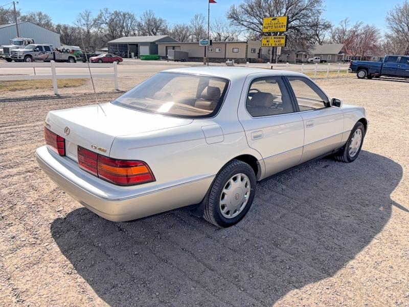 1992 Lexus Ls 400 მანქანა იყიდება აუქციონზე, vin: JT8UF11E8N0141128, აუქციონის ნომერი: 46362806