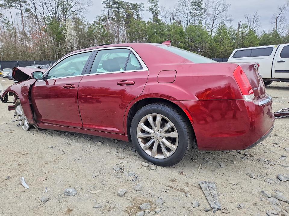 2015 Chrysler 300 მანქანა იყიდება აუქციონზე, vin: 2C3CCARG3FH820494, აუქციონის ნომერი: 47501816