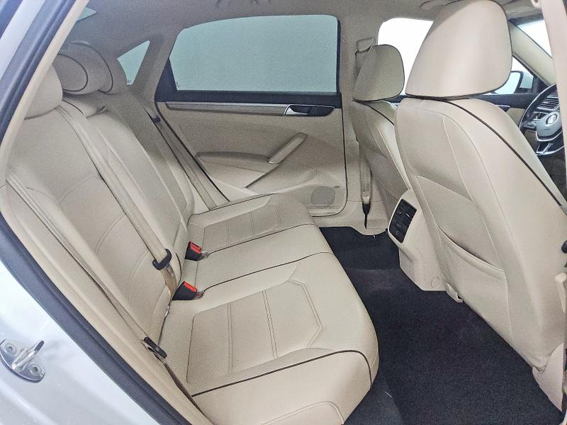 Продажа на аукционе авто 2016 Volkswagen Passat, vin: 1VWBT7A38GC010945, номер лота: 79306645