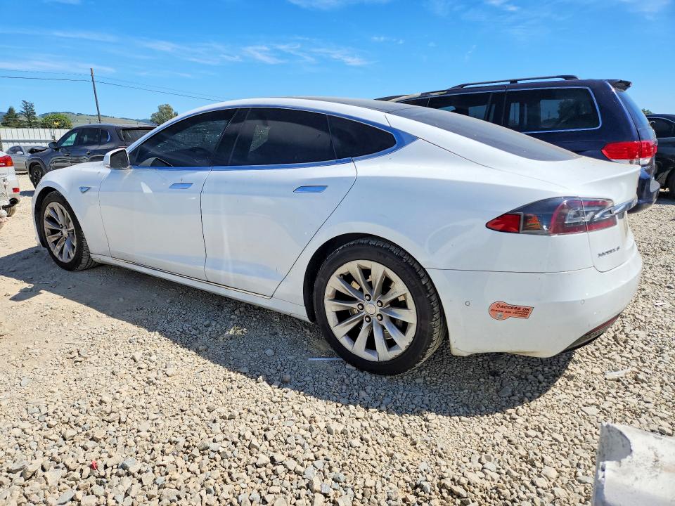 47630026 :رقم المزاد ، 5YJSA1E20GF141006 vin ، 2016 Tesla Model S مزاد بيع