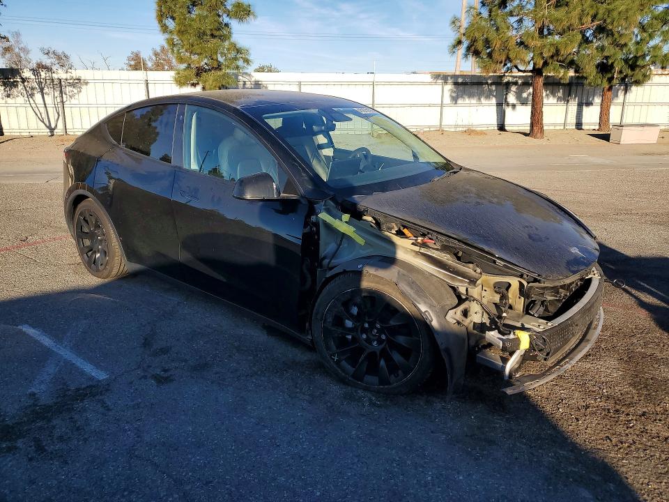 Продажа на аукционе авто 2022 Tesla Model Y, vin: 7SAYGDEE4NF352696, номер лота: 45875196
