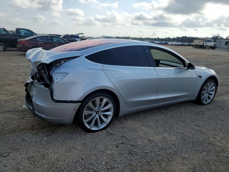 Продажа на аукционе авто 2018 Tesla Model 3, vin: 5YJ3E1EA6JF007883, номер лота: 47734766