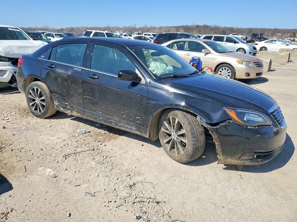 Продаж на аукціоні авто 2013 Chrysler 200, vin: 1C3CCBCG4DN621179, номер лоту: 45598176