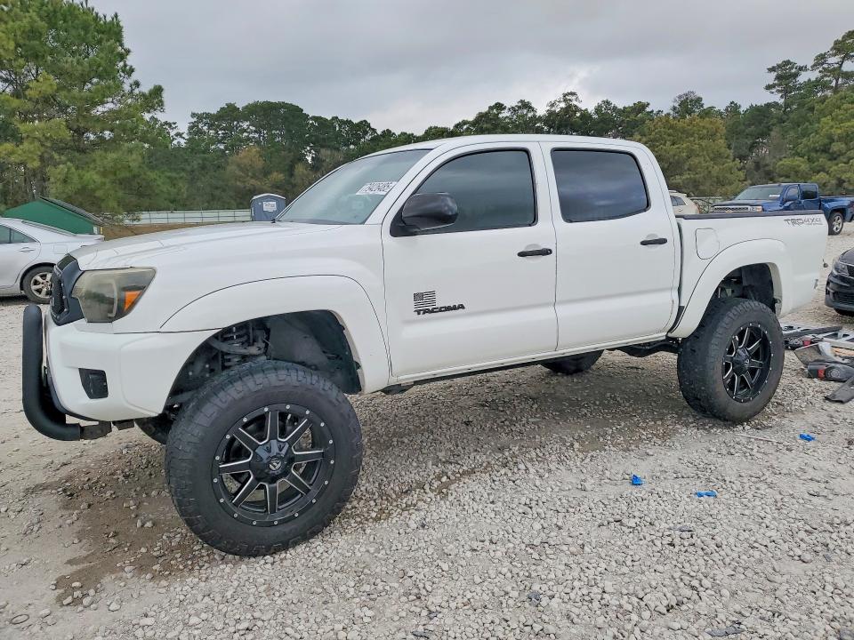 2015 Toyota Tacoma მანქანა იყიდება აუქციონზე, vin: 5TFLU4EN3FX116340, აუქციონის ნომერი: 79426485