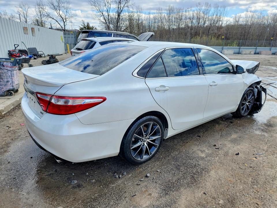 46527566 :رقم المزاد ، 4T1BK1FK8GU576564 vin ، 2016 Toyota Camry مزاد بيع