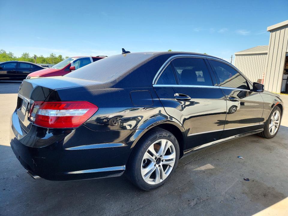 47326056 :رقم المزاد ، WDDHF5GB6BA323655 vin ، 2011 Mercedes-benz E مزاد بيع