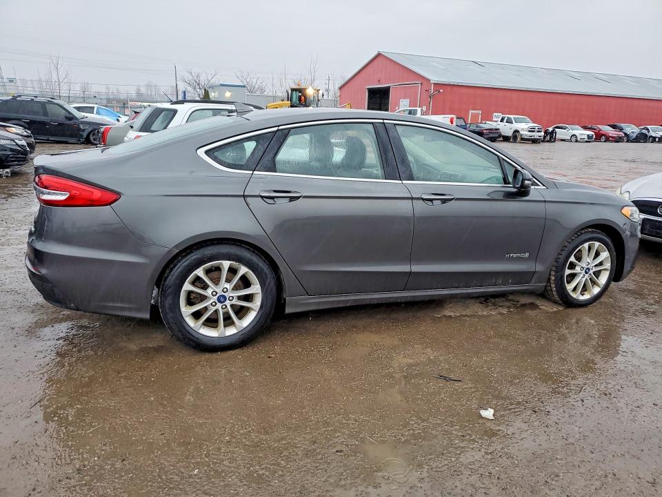 46561526 :رقم المزاد ، 3FA6P0MU7KR155656 vin ، 2019 Ford Fusion مزاد بيع