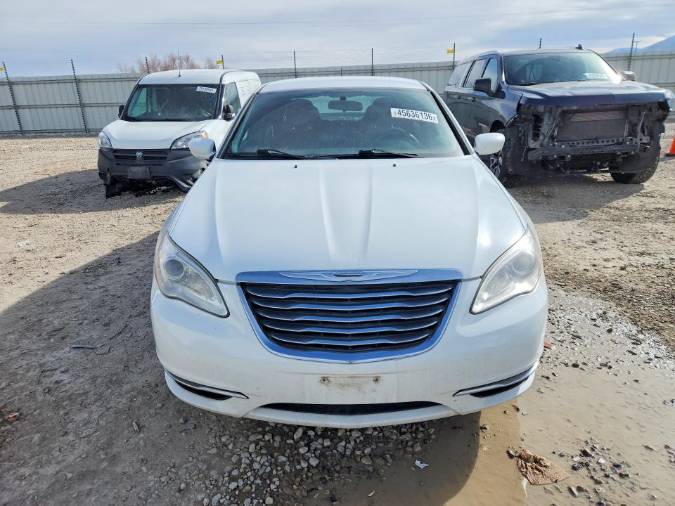 2013 Chrysler 200 მანქანა იყიდება აუქციონზე, vin: 1C3CCBAB4DN734587, აუქციონის ნომერი: 45636136