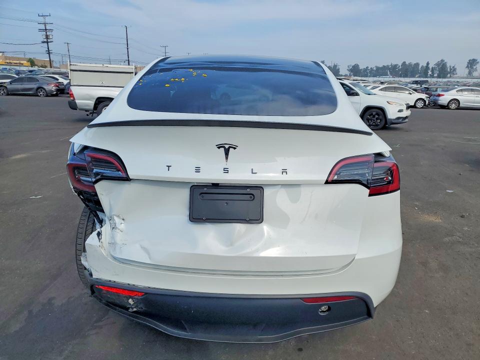 Продаж на аукціоні авто 2025 Tesla Model Y, vin: 7SAYGDED8SF270764, номер лоту: 46949306