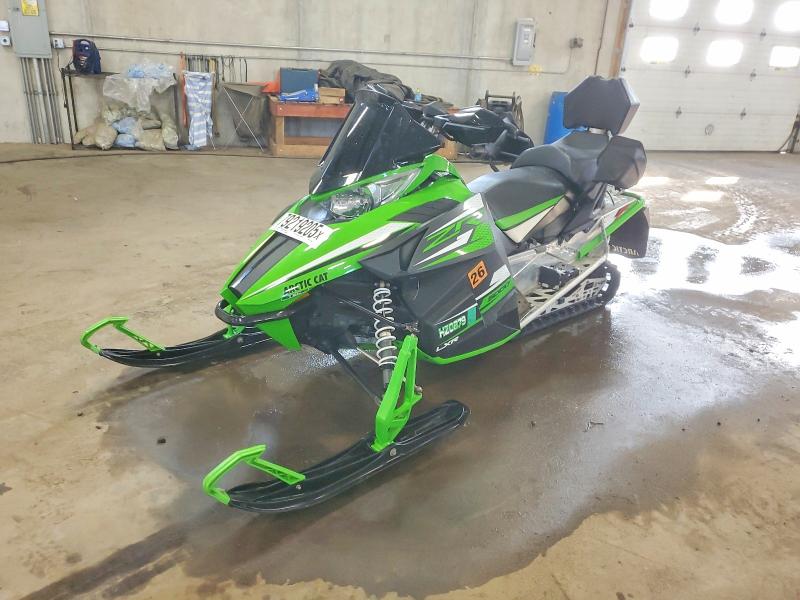 79219205 :رقم المزاد ، 4UF15SNW3FT117487 vin ، 2015 Arctic Cat Zr 5000 Lxr مزاد بيع