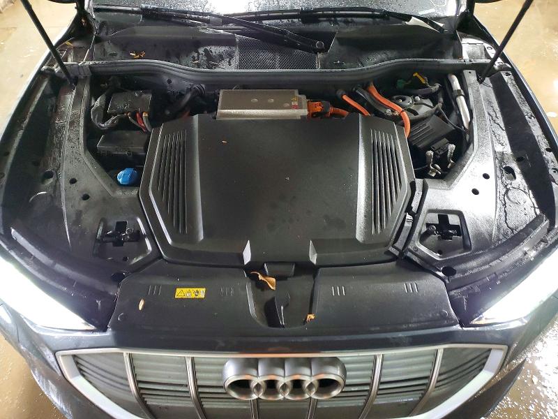 46695996 :رقم المزاد ، WA1LAAGE7MB003631 vin ، 2021 Audi E-tron مزاد بيع
