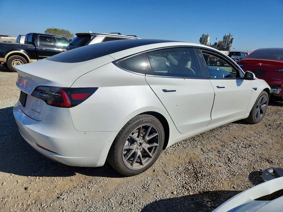 45857896 :رقم المزاد ، 5YJ3E1EB7MF013334 vin ، 2021 Tesla Model 3 مزاد بيع