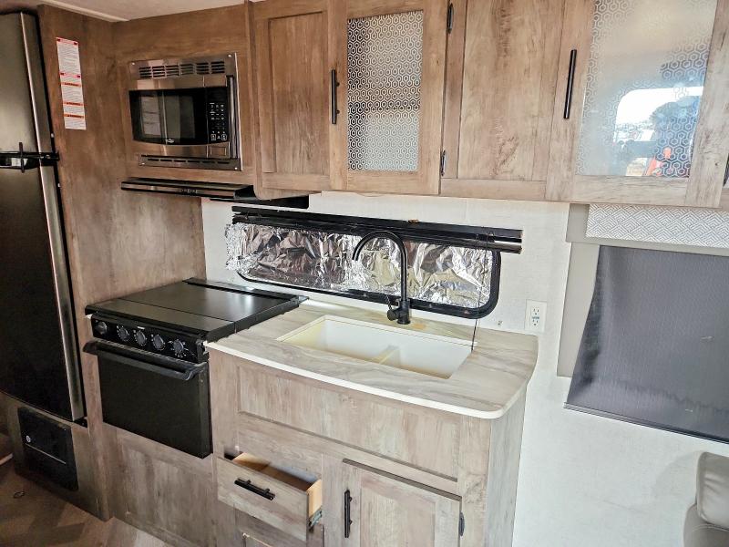 45454956 :رقم المزاد ، 4X4TSMB21L7422152 vin ، 2020 Foresriver Salem Towables مزاد بيع