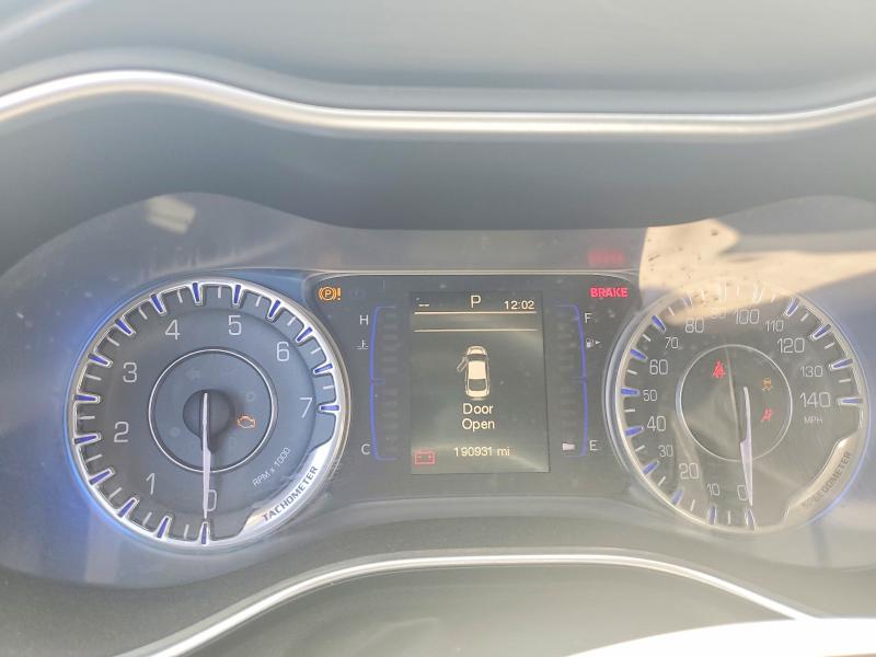 47093736 :رقم المزاد ، 1C3CCCAB3FN569981 vin ، 2015 Chrysler 200 مزاد بيع