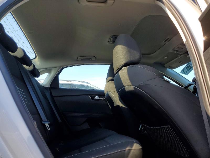 2020 Kia Forte მანქანა იყიდება აუქციონზე, vin: 3KPF54ADXLE239815, აუქციონის ნომერი: 45885716