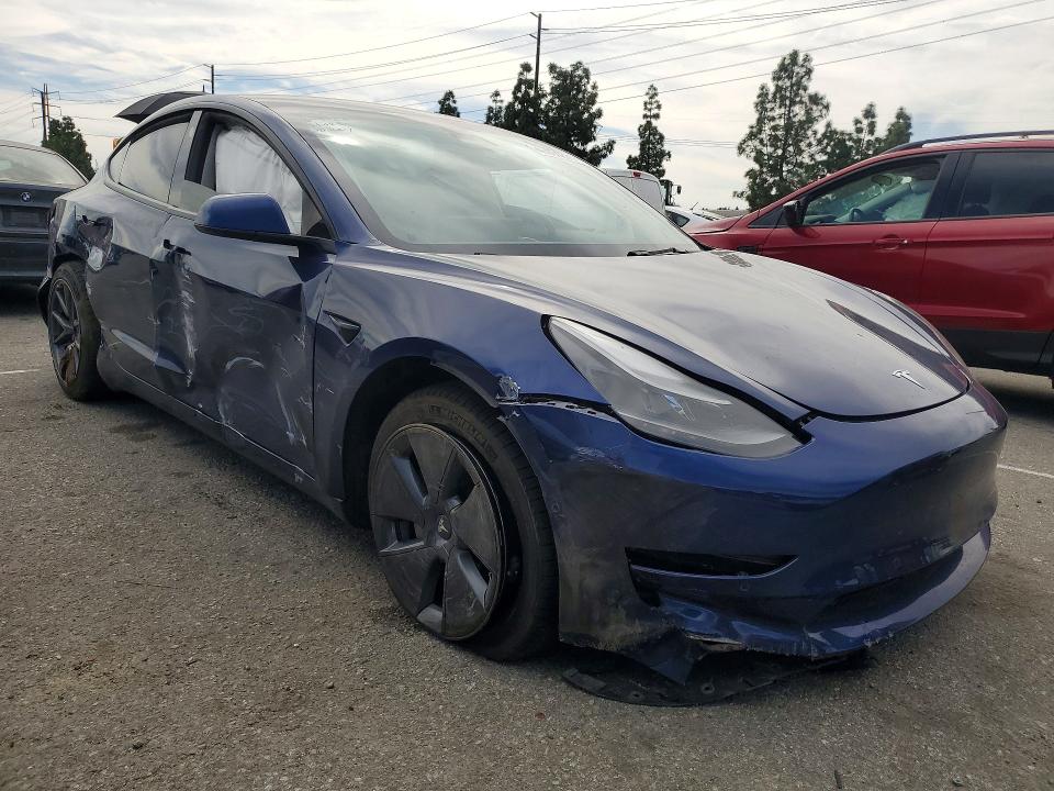 45804376 :رقم المزاد ، 5YJ3E1EB7NF135841 vin ، 2022 Tesla Model 3 مزاد بيع