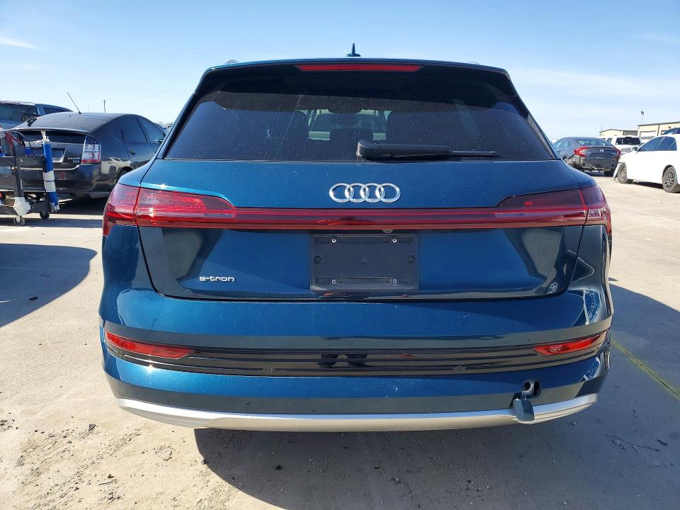 46029156 :رقم المزاد ، WA1VAAGE5KB012480 vin ، 2019 Audi E-tron مزاد بيع