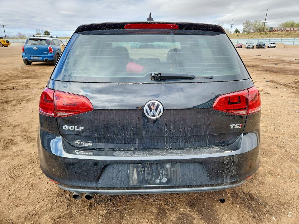 45569396 :رقم المزاد ، 3VW117AU8HM032406 vin ، 2017 Volkswagen Golf مزاد بيع