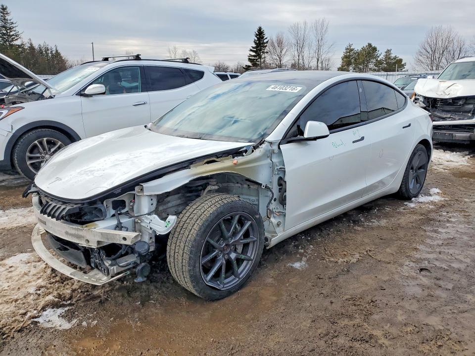 46103216 :رقم المزاد ، 5YJ3E1EB8NF120071 vin ، 2022 Tesla Model 3 مزاد بيع