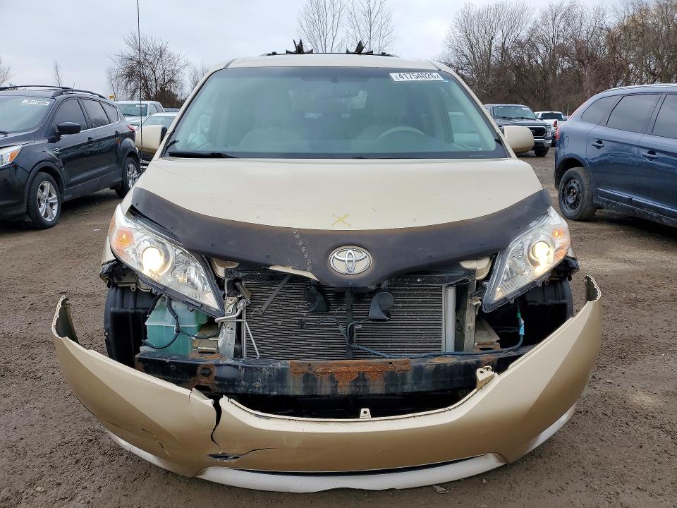 Aukcja sprzedaży 2011 Toyota Sienna, vin: 5TDKK3DC3BS047628, numer aukcji: 41754026