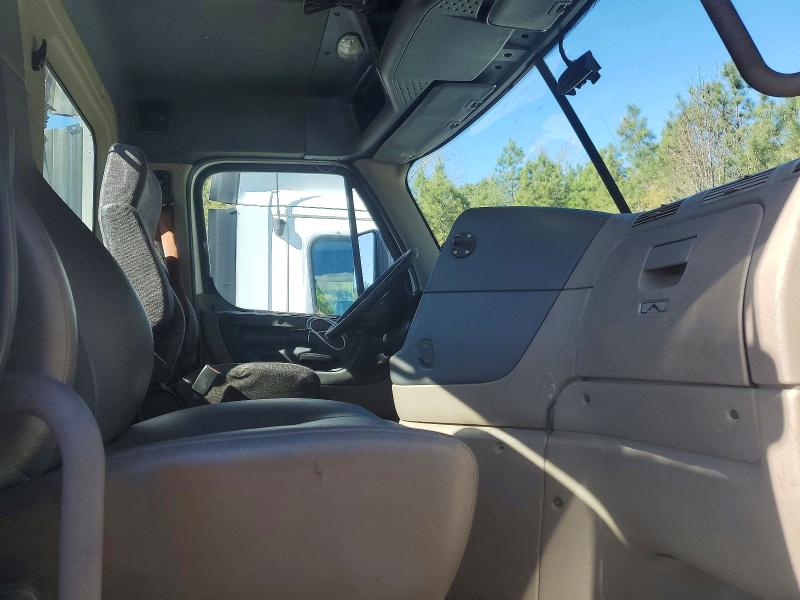 2016 Freightliner Cascadia 125 მანქანა იყიდება აუქციონზე, vin: 1FUBGEDV8GLHC5658, აუქციონის ნომერი: 46212226