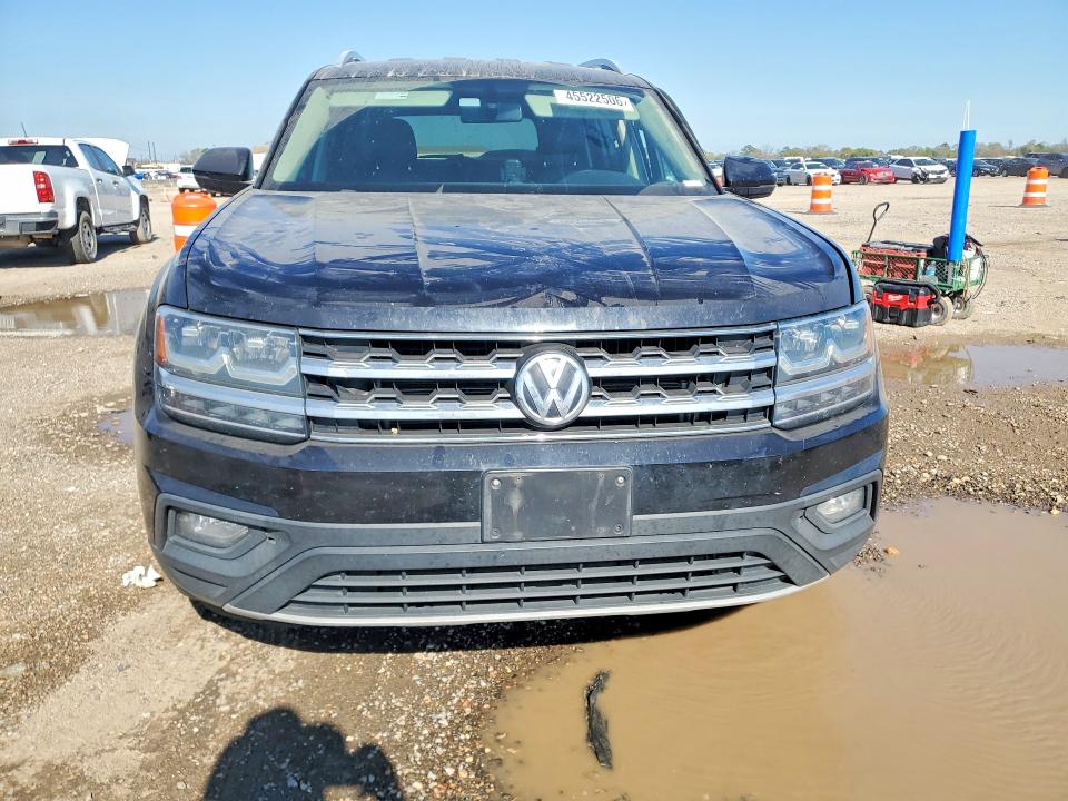 45522506 :رقم المزاد ، 1V2CR2CA4JC561349 vin ، 2018 Volkswagen Atlas مزاد بيع