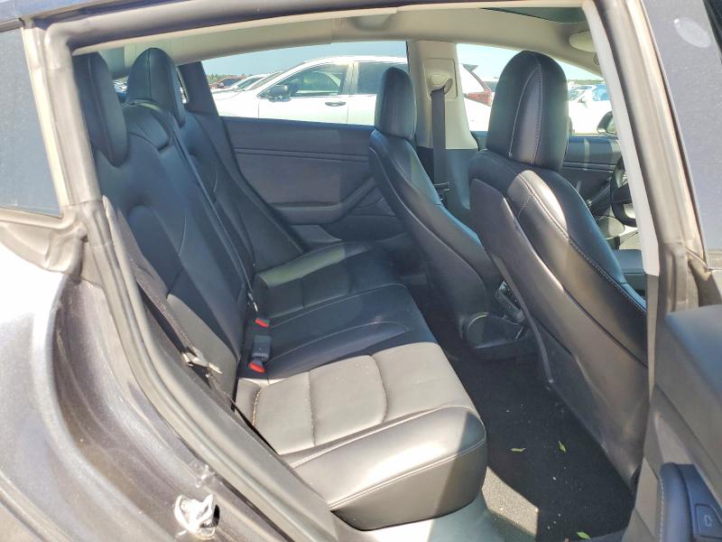 46522426 :رقم المزاد ، 5YJ3E1EC0MF860690 vin ، 2021 Tesla Model 3 مزاد بيع