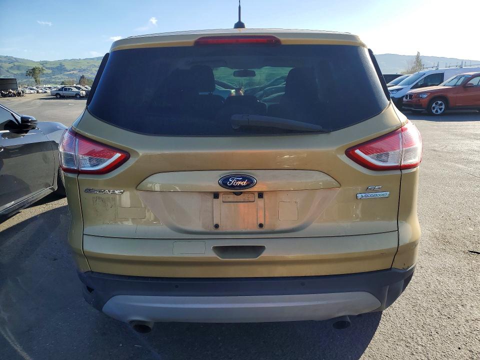 46059466 :رقم المزاد ، 1FMCU0GX5FUA82096 vin ، 2015 Ford Escape مزاد بيع