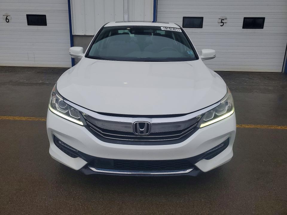 Продаж на аукціоні авто 2017 Honda Accord, vin: 1HGCR3F88HA800263, номер лоту: 41618106