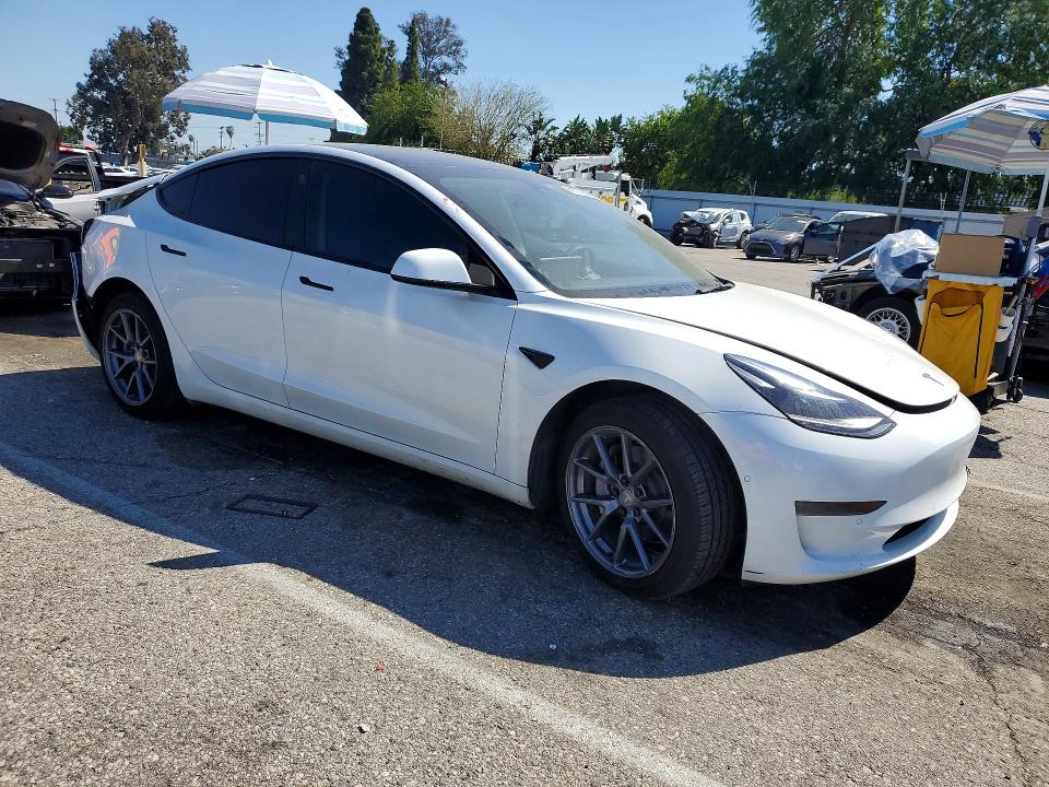 41772876 :رقم المزاد ، 5YJ3E1EA5NF336273 vin ، 2022 Tesla Model 3 مزاد بيع