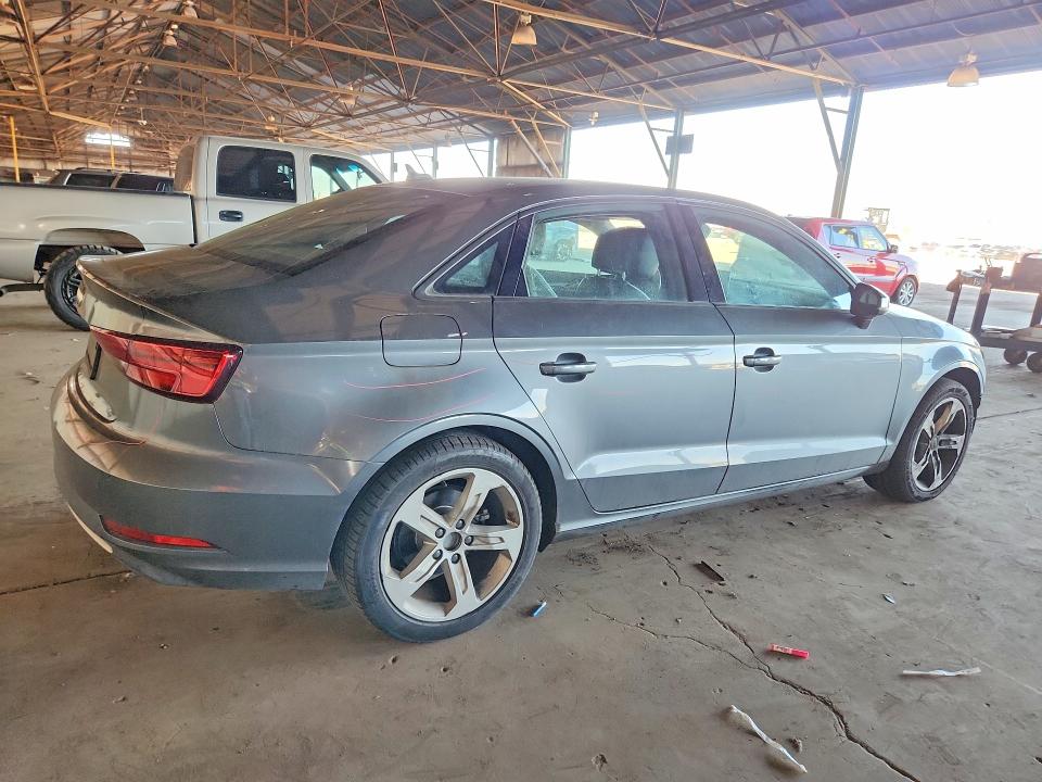 Продаж на аукціоні авто 2017 Audi A3, vin: WAUAUGFF8H1041590, номер лоту: 47582886