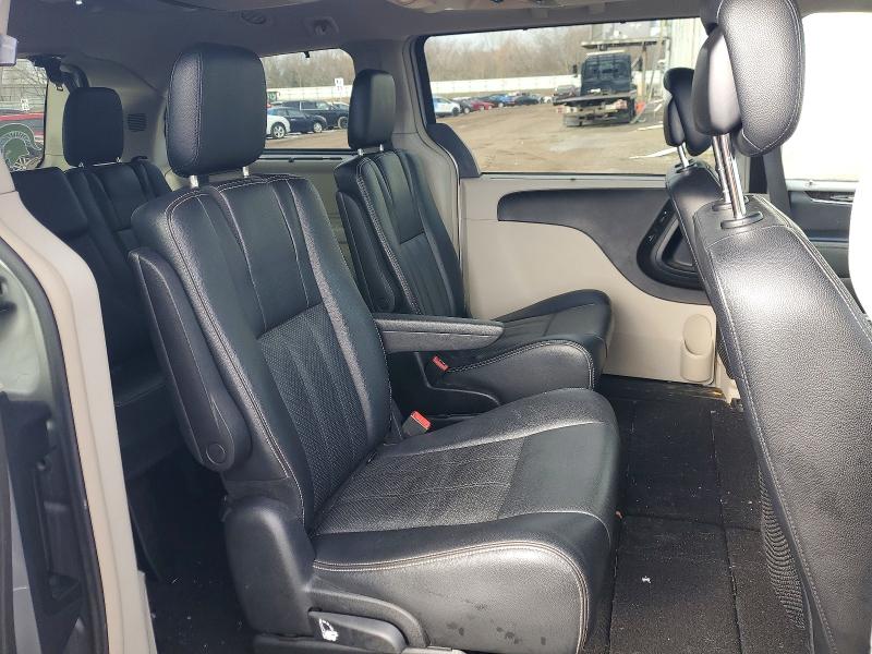 2015 Chrysler Town & Country მანქანა იყიდება აუქციონზე, vin: 2C4RC1CGXFR509931, აუქციონის ნომერი: 46317186