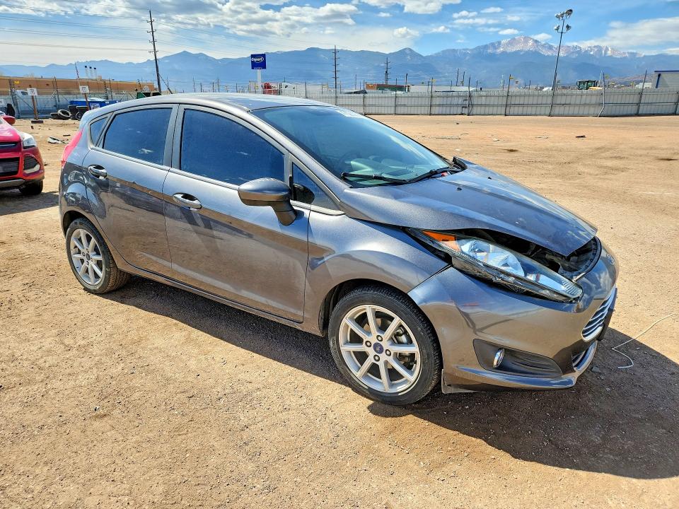 47028926 :رقم المزاد ، 3FADP4EJ3HM122520 vin ، 2017 Ford Fiesta مزاد بيع