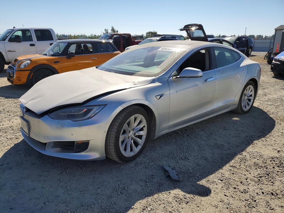 2017 Tesla Model S მანქანა იყიდება აუქციონზე, vin: 5YJSA1E13HF210926, აუქციონის ნომერი: 46993666