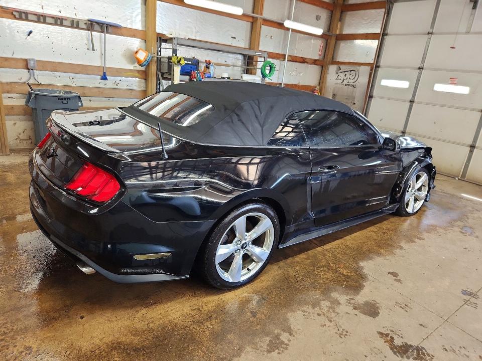 47021286 :رقم المزاد ، 1FATP8UH1J5112159 vin ، 2018 Ford Mustang مزاد بيع