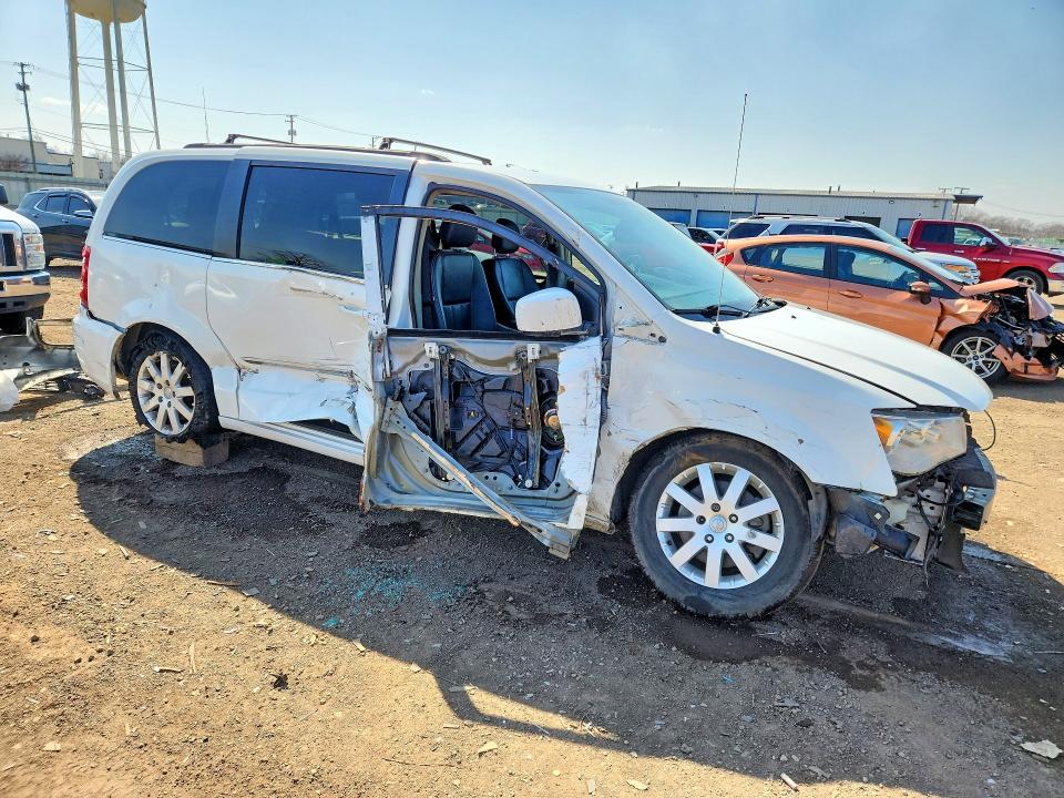48117676 :رقم المزاد ، 2C4RC1BG3GR206640 vin ، 2016 Chrysler Town & Country مزاد بيع
