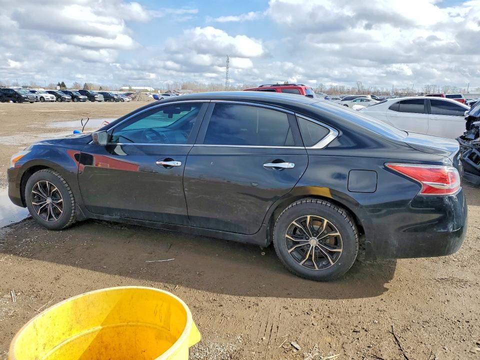 2015 Nissan Altima 2.5 S 4dr მანქანა იყიდება აუქციონზე, vin: 1N4AL3AP2FN875459, აუქციონის ნომერი: 41918126